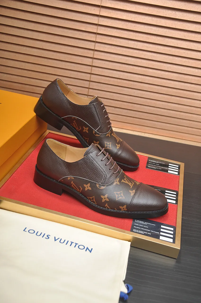 Men's men's shoes 💰500💶 [LV] (original single cowhide lining) 🍀LV's latest genuine leather business suit shoes are launched simultaneously on the official website. The first-layer cowhide imported from Italy is made of heavy gold, 💥official website 1:1 rubber outsole. Versatile to wear, high-end without losing class, and the color combination is extraordinary. This four-season style is alluring when worn on your feet, showing off your big-name flair. Standard code 38-45 (45 customized)